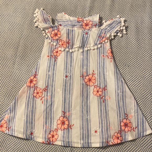 NWOT Kids' Embroidered Cold Shoulder Shift Dress Size 8 - Picture 2 of 8